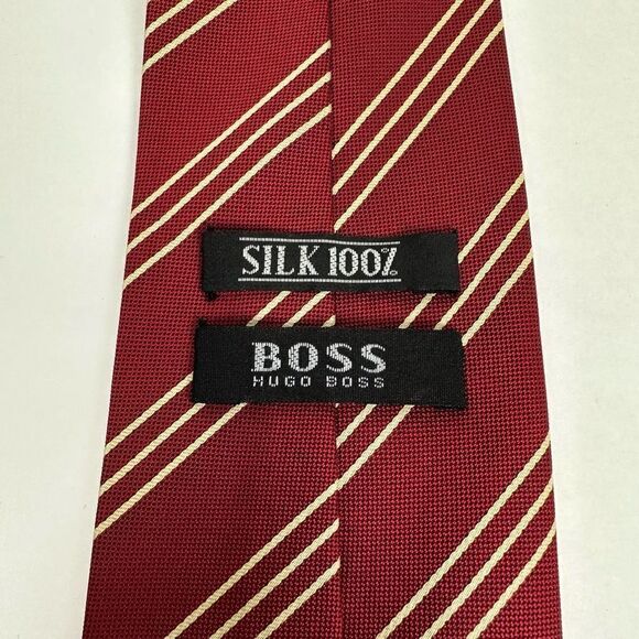 Hugo Boss Mens Necktie Tie 100 % Silk Red Striped Size 4/60” Made in Italy - Picture 5 of 5